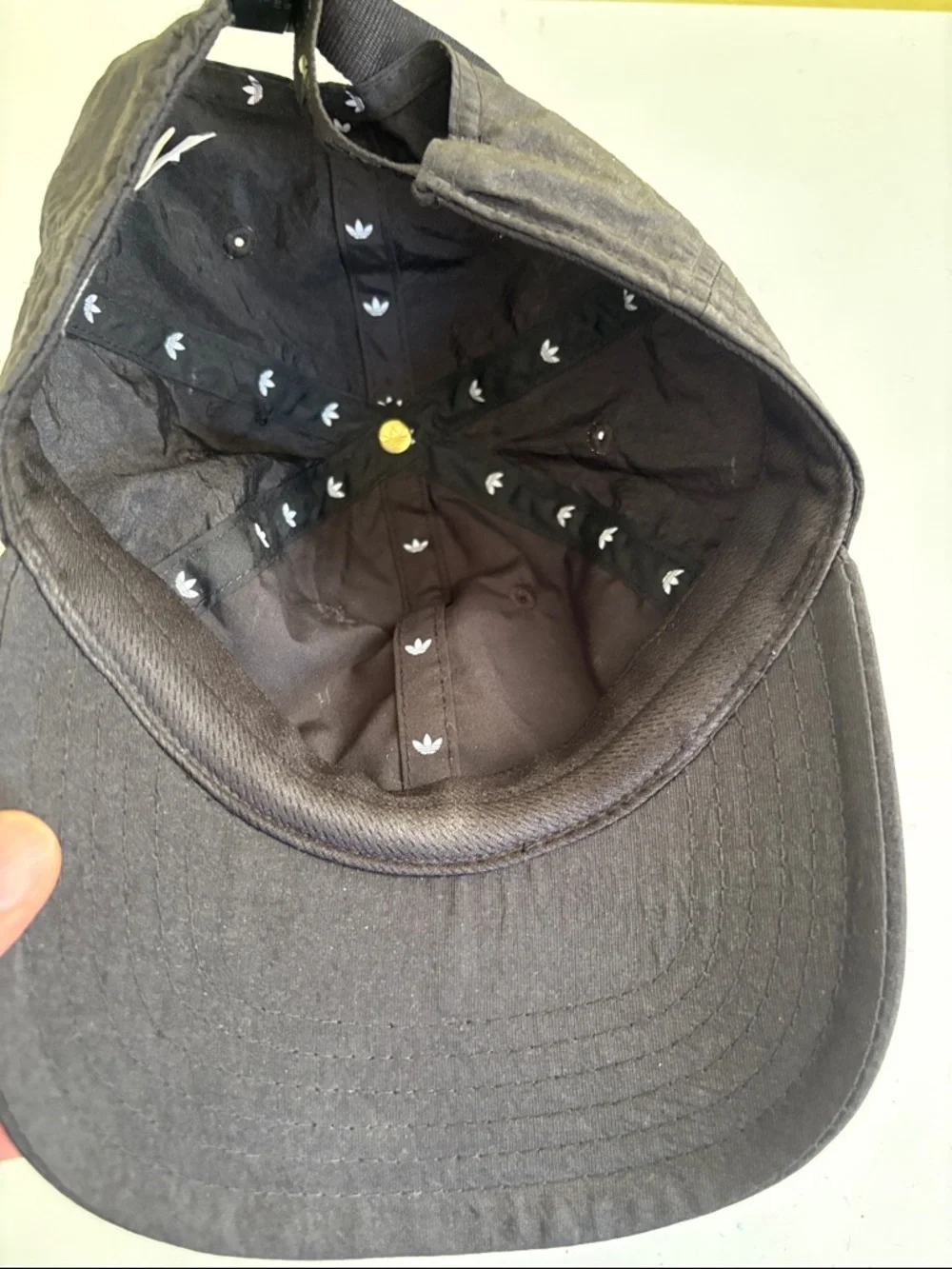 adidas Black Trefoil Logo Lightweight Buckle Back Running Hat One Size